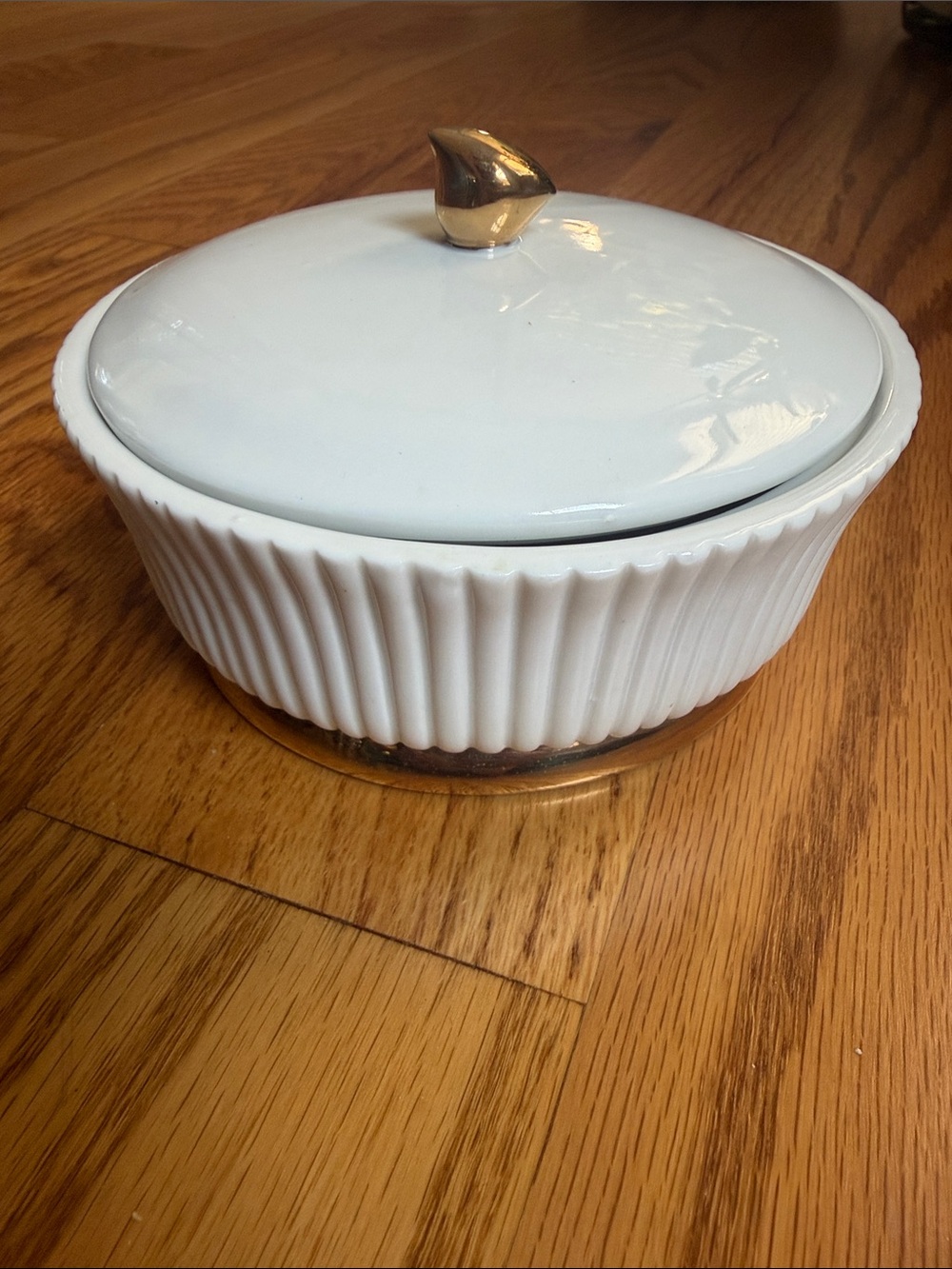 Estee Lauder White Ceramic Lidded Dish with Gold Knob